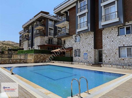 Yenifoça Marin Life Sitesi Havuzlu Ve Teraslı Sıfır 2+1 Daire!