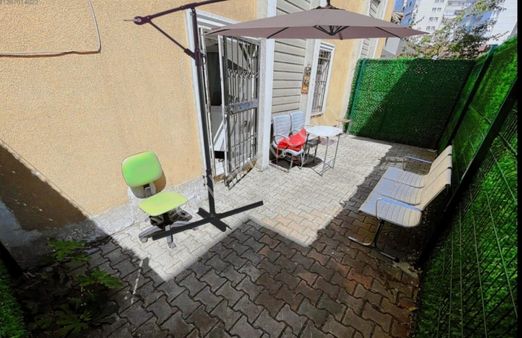 İçerenköy'de 10 Yıllık Mobilyalı Beyaz Eşyalı 120m2 Kiralık 2+1