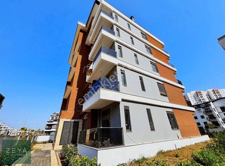 Antalya Altıntaşta Emsalsiz Büyüklükte Dubleks 4+1 Satılık Daire