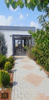 Mükemmel Konumda 2+1 Ev Ve Arsa