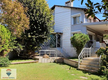 Özdere 14 Evler'de Müstakil - Bakımlı Denize Yakın Konumda Villa