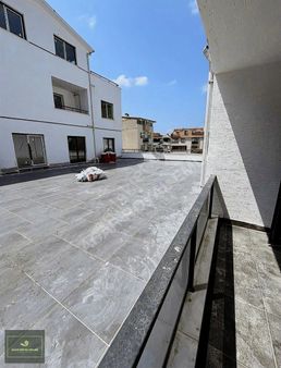 Orhangazi Caddesi Üzeri 80 M2 İç Alanı 70 M2 Terası Ev Yada Ofis