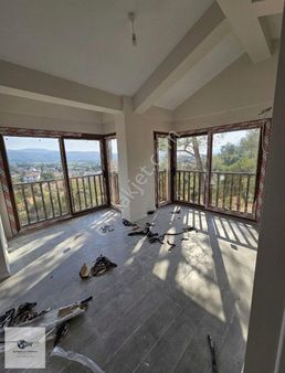 Ataköyde Deniz Manzaralı Müstakil Havuzlu Villa