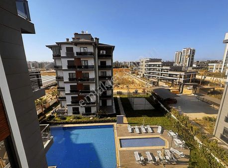 Denize Ve Havalimanına En Yakın Konum Kiralık Havuz Cephe Daire