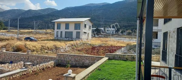 Tok Emlaktan Satılık Mustakil İki Katlı Ev