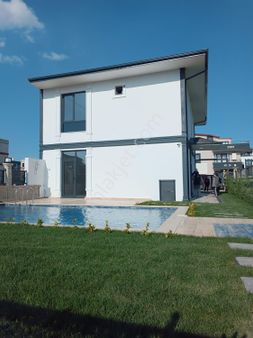 Kocaeli Körfez De 4+1 Havuzlu Villa