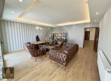 Mersin Mezitli Fatih Mah. İş Merkezinde Eşyalı Kiralık Ofis 2+1