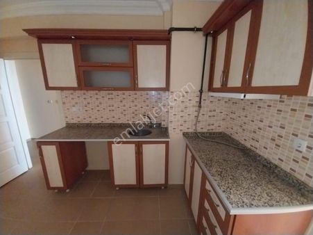 Ömerağa Büyük Park Yakını Çarşı Merkez Arakat Kiralık 2+1 Daire