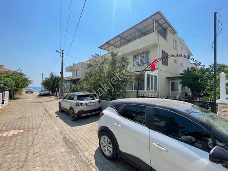 Poyraz Gayrimenkul'den Altınoluk'ta Deniz'e 50m Satılık Müstakil