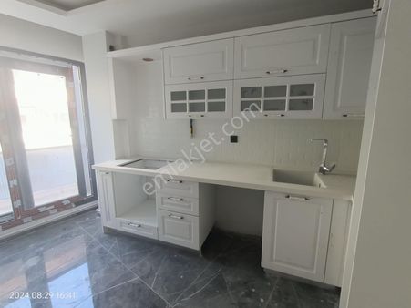 Sıfır Bina İzmir Caddesine Ve Yıldırım Spor Tesisleri Civarı