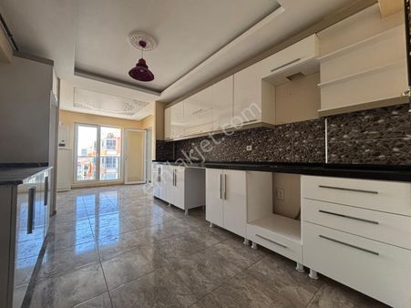 ⫸dnc İldenizden Orhangazi Caddesi Üzerinde 3+1 Geniş Daire 仺