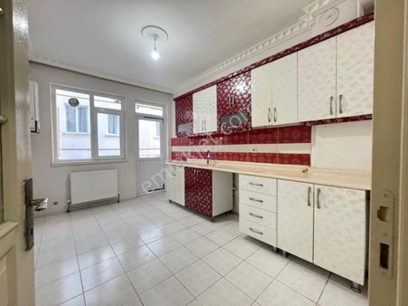 Ascelik"den" 3+1 2 Katta Masrafsız Cadde Üzerinde Asansörlü Merkezi Lokasyonda Geniş M2 Daire !!!!