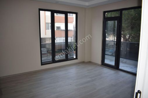 Büyülçekmece Fatih Mah Sıfır Lüks Merkezi Konum Acil Satılık 3+1 Daire