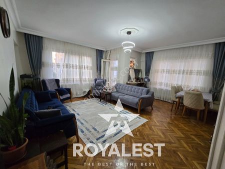 Royalest'ten Merkezi Konumda Oldukça Geniş Kaçırılmayacak 3+1