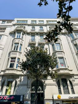 Marcity'den Osmanbey Rumeli Caddesin'de 180m² 4+1 Konut Veya Ofis