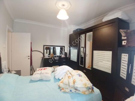 Avcılar D.köşklerde Metrobüse Yakın 3+1 Satılık Ara Kat Daire