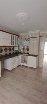 Guzelyalı Güven Emlaktan Acil Satılık Merkezi Konum 3+1 Daıre Yüksek Giriş 1 Kat Konumda