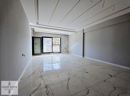 Salihli Gökçepınar Caddesinde Özel Otoparklı 3+1 Fırsat Daire