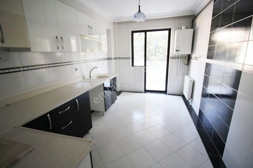 Krc'den Çağlayan Mahallesinde Tıp Fakültesi Caddesine 350 M. Trene Yakın 2+1 Satılık Daire