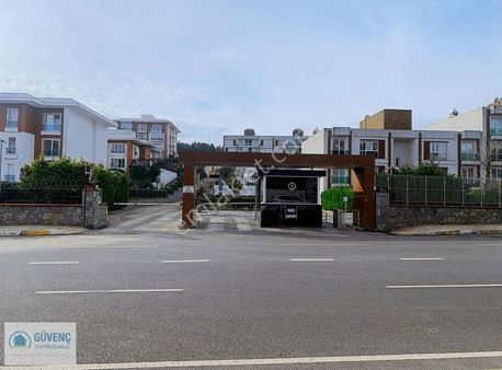 Güvenç'den W Bahçe'de Havuza Cephe 2+1 Daire...