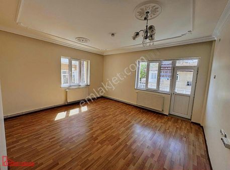 Hedef Emlaktan Kümbet Muhsin Yazıcıoğlu Bulvarı Civarı 3+1 Daire