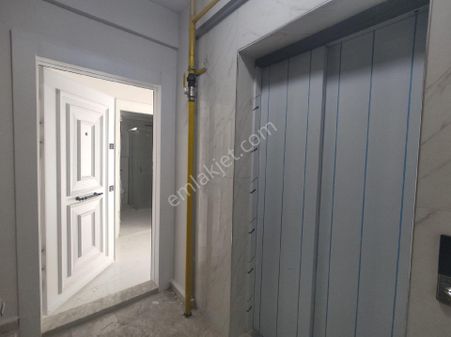 Vişnelik Mahallesin De 3+1 Ebeveyn Banyolu Satılık Daire