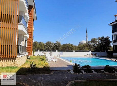 Cemil Temel'de Site'de Havuzlu Güvenlikli 2+1 Kapalı Mutfak