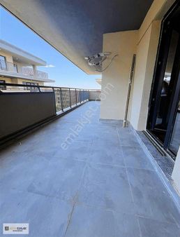 Bahçeşehir Vadi Evleri 2 Kiralık 4+1 Teraslı Arakat Daire