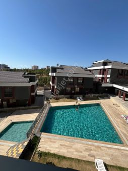 İzmir Buca Yaşam Vadi Sitesinde Havuz Cephesi 2+1 Satılık Daire