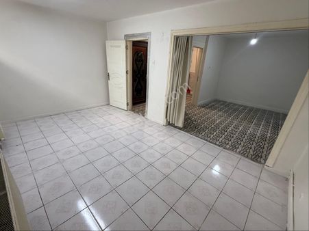 Fatih Akşemsettin Mah Kıralık Daıre 2+1 Bodrum Katı