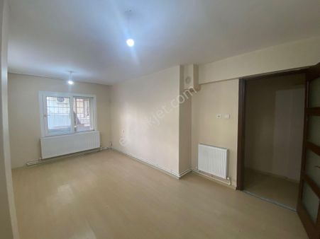 Acill Buca İşçievleri Barış Mah.de 2+1 80m2 Ayrı Mutfak Dgazlı Satılık Daire