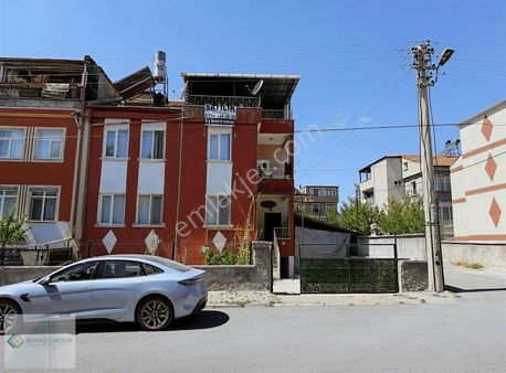 Danışmentgazi De Önü Açık Yapılı Satılık Köşe Bina