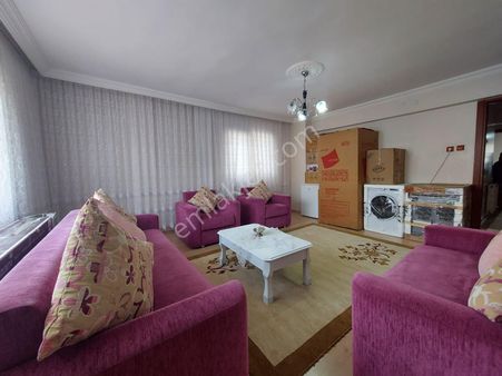 🏡75 Yıl Mahallesi 🏡 Çatı Katı ✅3+1 130 M2 3 Katlınım 3 Katı ❇️kombi Petekli Balkonlu