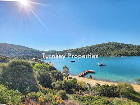 Adabükü Satılık Dubleks Villa, Bahçeli Ve Site İçinde, Tam Donanımlı