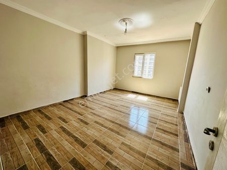 Dinç Emlaktan Satılık 3+1 Daire