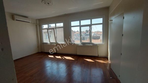 Vatan Caddesine Yürüme Mesafesinde Boş Avantajlı 3+1