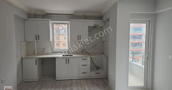 Erıklımanda Kıralık 1+1 Kıralık Sıfır Daıre