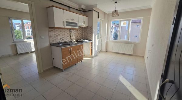 Uzman Gayrimenkul'den C Kapı Yanı 1+1 Kiralık Daire