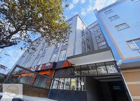 Merkezi Konumda Benzin İstasyonu Yanında 1000 Depolama Dükkanı