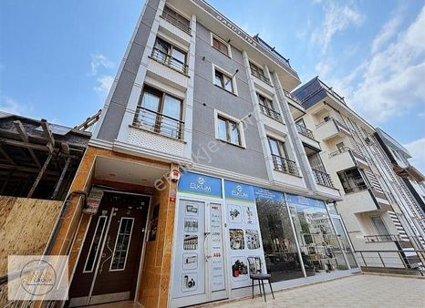 Metrobüse 5 Dakika Mesafede 1+1 Kiralık Daire