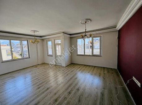 Güller Pınarında 5+1 Kale Manzaralı Kiralık Daire