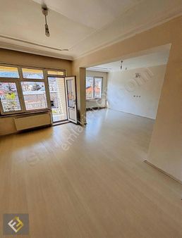 Furkan Emlaktan Çarşı Merkezde Geniş 2 +1 Kiralık Daire