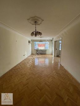 Cemal Gürsel Caddesinin En Güzel Köşe Başı Binasında 3+1