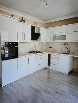 Üniv. Yakın Camartesi Pazarı Yanı Geniş 3+1 Ayrı Mutfak Daire