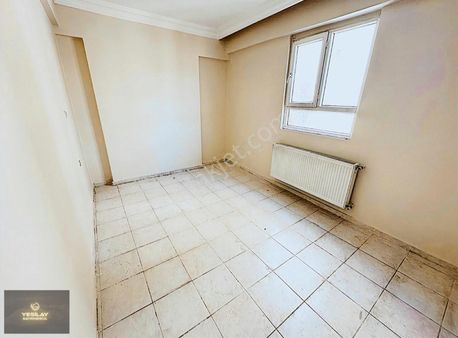 Yeşilay Gayrimenkulden Satılık 3+1 Daire Karaköprü Hamamı Krşs