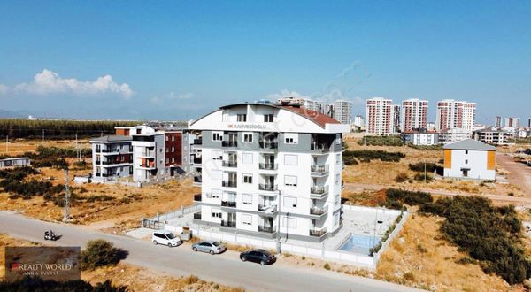 Realty World Anka İskanlı Havuzlu Binada Ferah 2+1 Daireler
