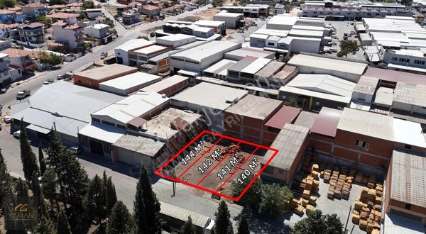 Akhisar Sanayii Sitesi Keresteciler Sokağında Satılık 567m² Arsa