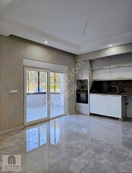 Satılık Müstakil 4+1 Daire 200 M 2 Gedik Orta Mahalle Serik