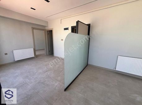 Çarşı Merkezde Asansörlü Yeni Binada 1+1 Kiralık İşyeri