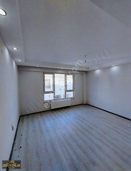 Şeker Emlaktan Emek Mah. Dilek Cad. Yanı 2+1 95m² Arakat Daire